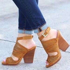 Vince Camuto Janil Camel Tan Heeled Suede Sandals‎ Women's Size 10